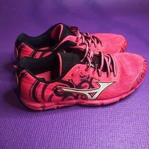 Mizuno Womens Wave Hitogami 4 Running Shoe Mizuno Womens Wave Hitogami 4 Running Shoe